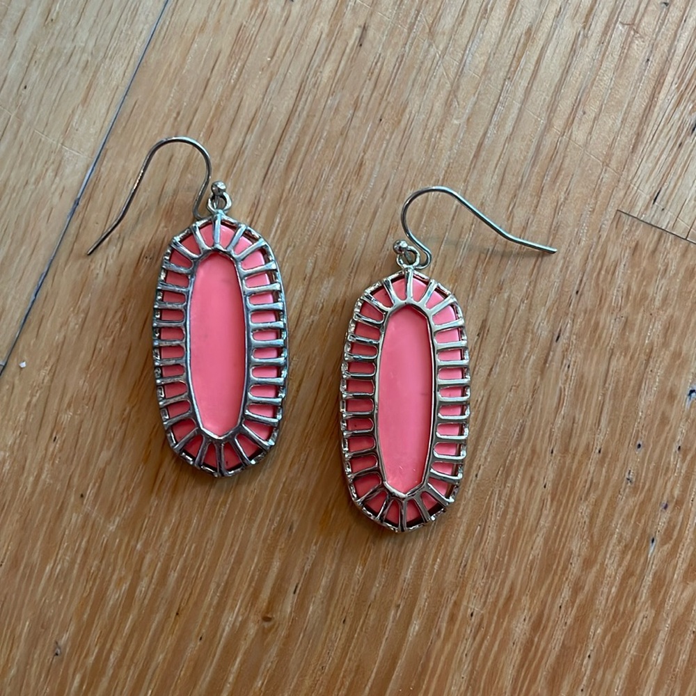 Kendra Scott coral Elle earrings